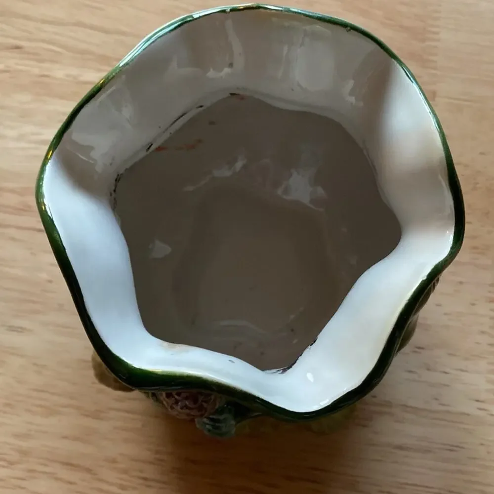 Ceramic fluted candle holder